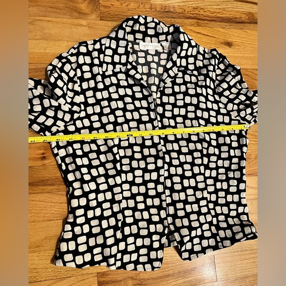 Danna Buchman 100% Silk Front Zipper Blouse - Picture 7 of 7